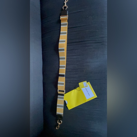 ❌SOLD❌ Marc Jacobs Strap - Picture 3 of 5